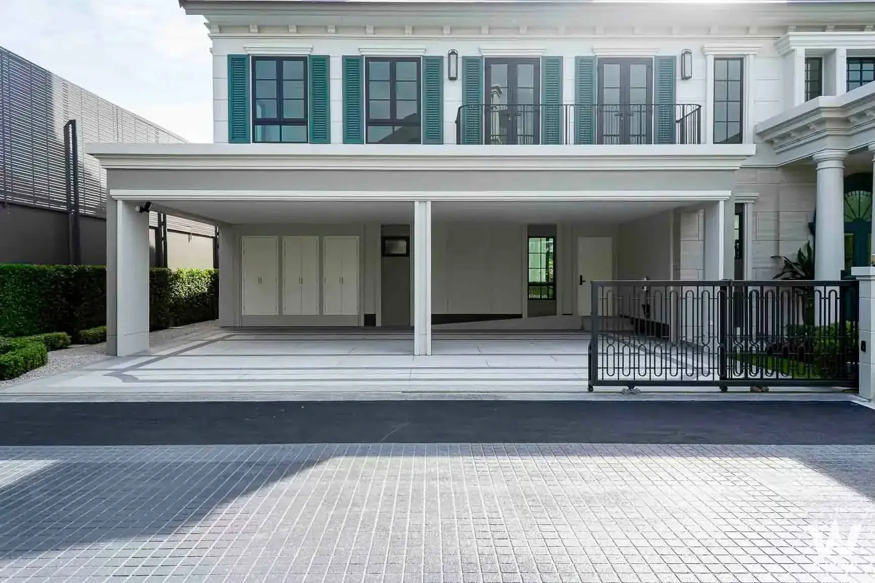 House with 5 bedrooms for sale at Narasiri Krungthep Kreetha — photo 1 of 4