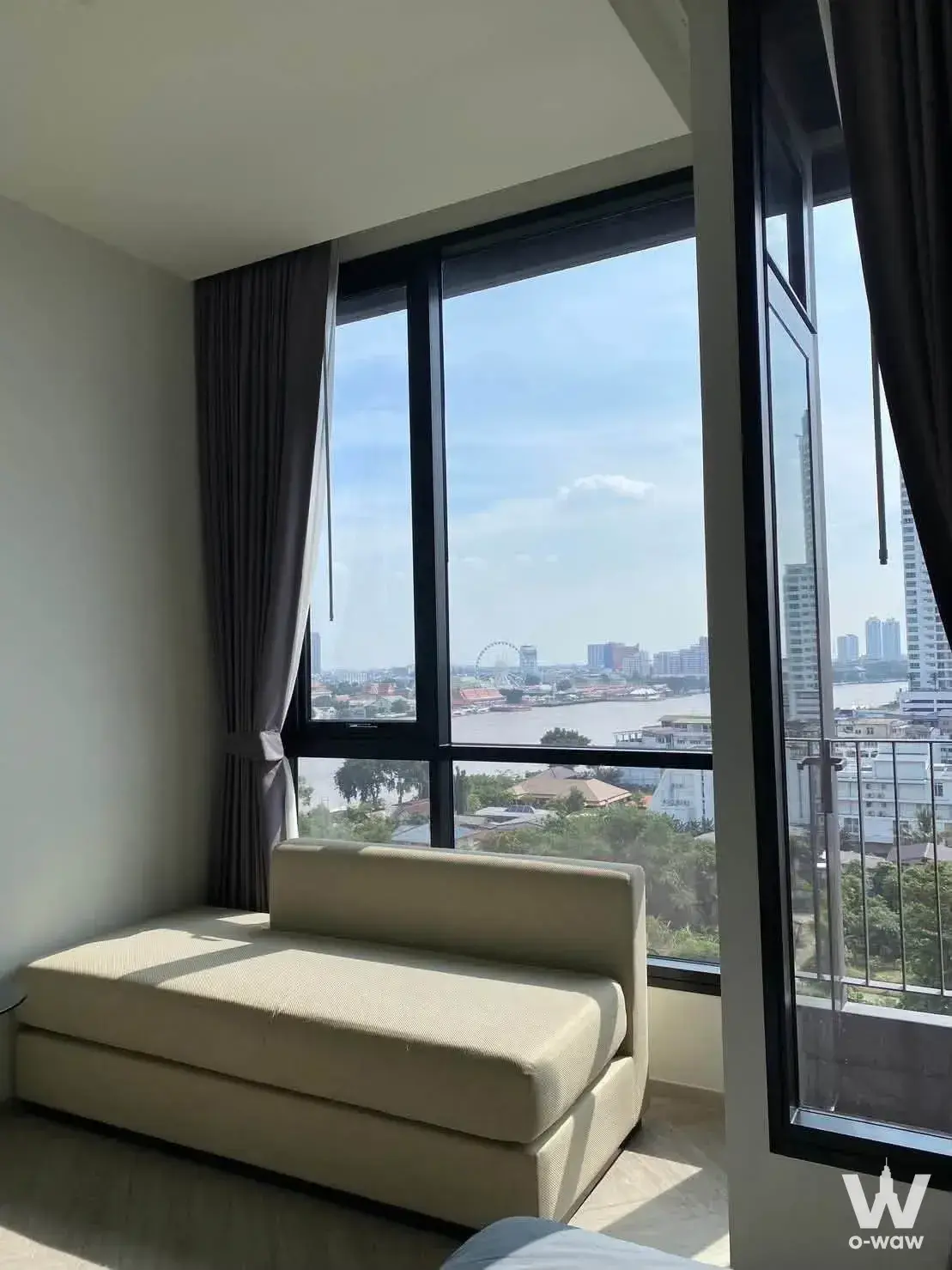 Krung Thon Buri BTS Area, Bangkok, Thailand