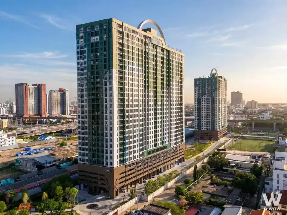 Condo with 3 bedrooms for sale at Supalai Parc Ekkamai-Pattanakarn — photo 2 of 4
