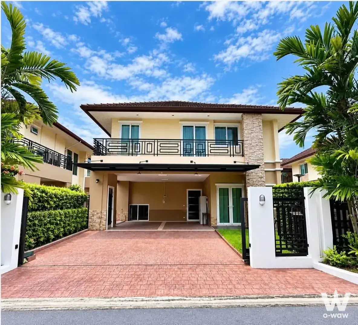 House with 4 bedrooms for sale at Villa Arcadia Srinakarin — photo 1 of 5
