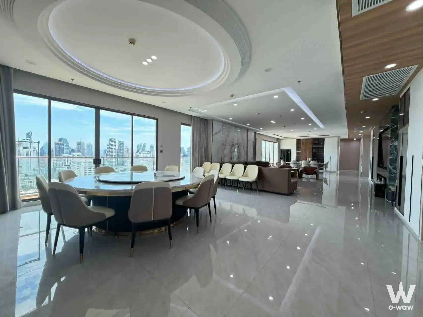 Condo with 4 bedrooms for rent at Supalai Oriental Sukhumvit 39 — photo 3 of 5