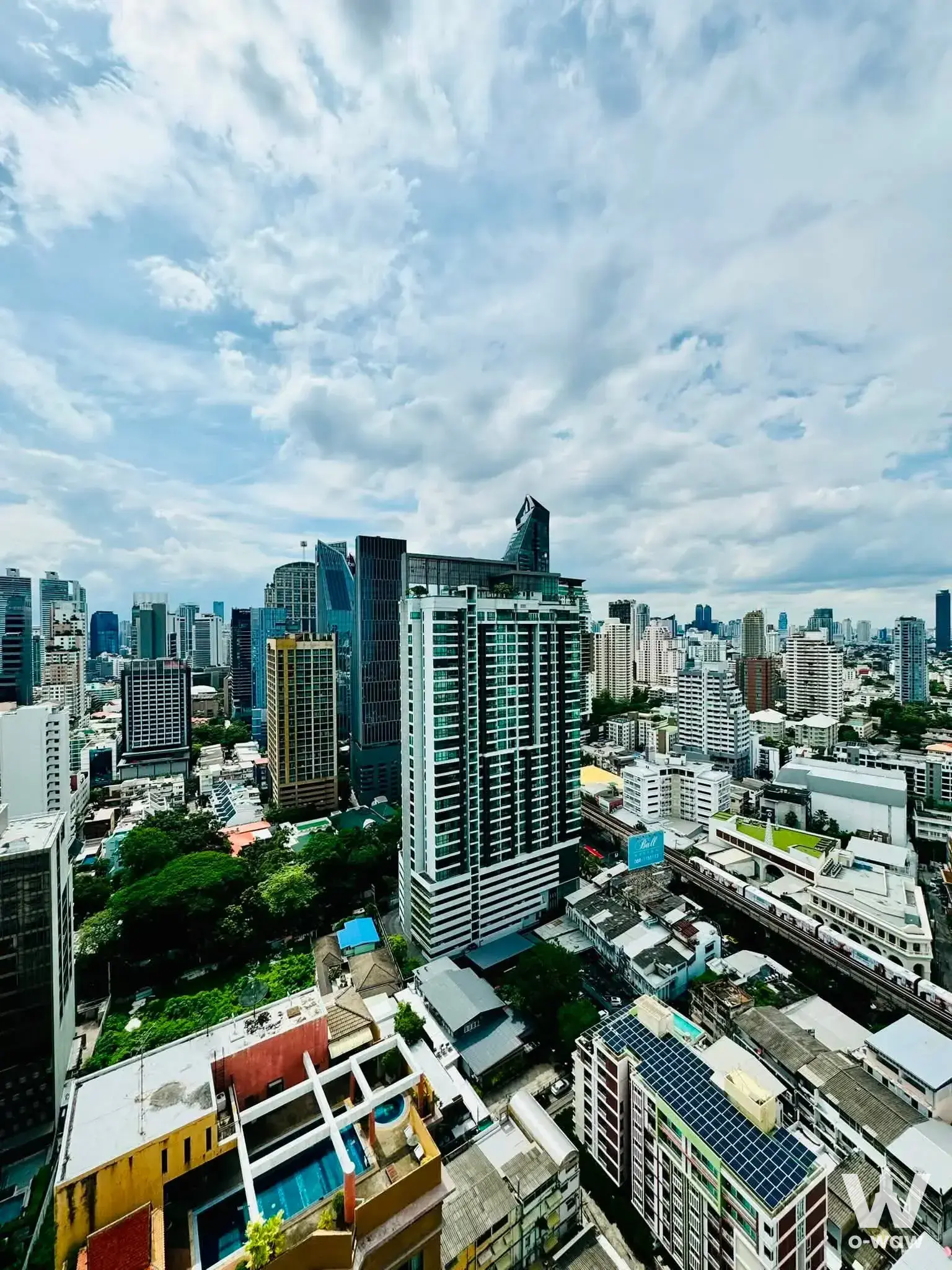 Commercial with 2 bedrooms for rent at Diamond Sukhumvit — photo 2 of 5