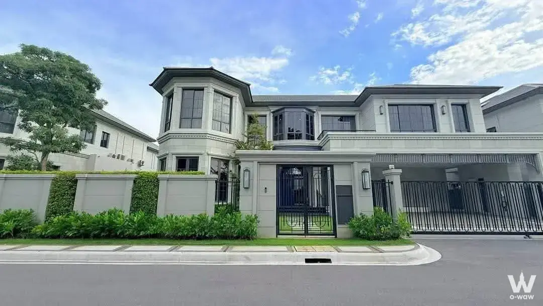 House with 4 bedrooms for rent at Narasiri Krungthep Kreetha — photo 1 of 5
