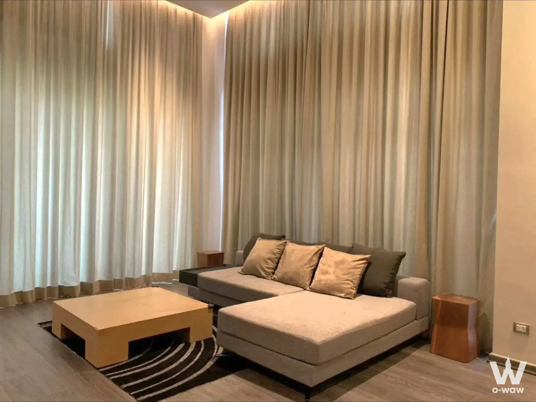 Condo with 3 bedrooms for rent at The Crest Ruamrudee — photo 1 of 5