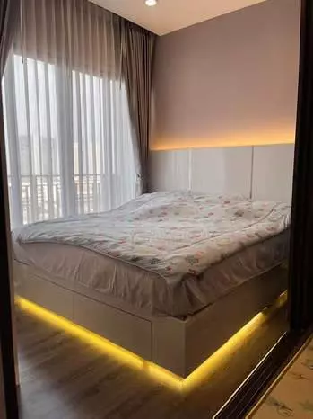 Near Sirindhorn MRT Station (300m), Srinakarin Expressway (3km), Central Pinklao (4km)