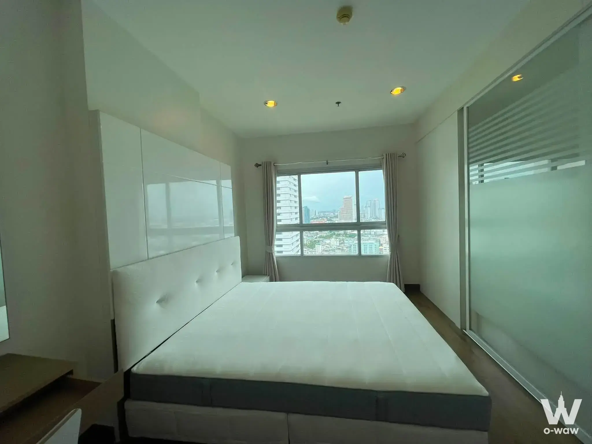 10 meters from BTS Krung Thon Buri Station