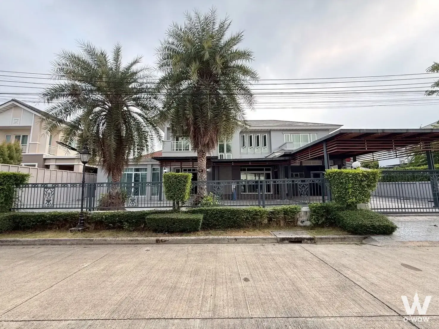 Lat Krabang Road, Racha Thewa, Bang Phli, Samut Prakan