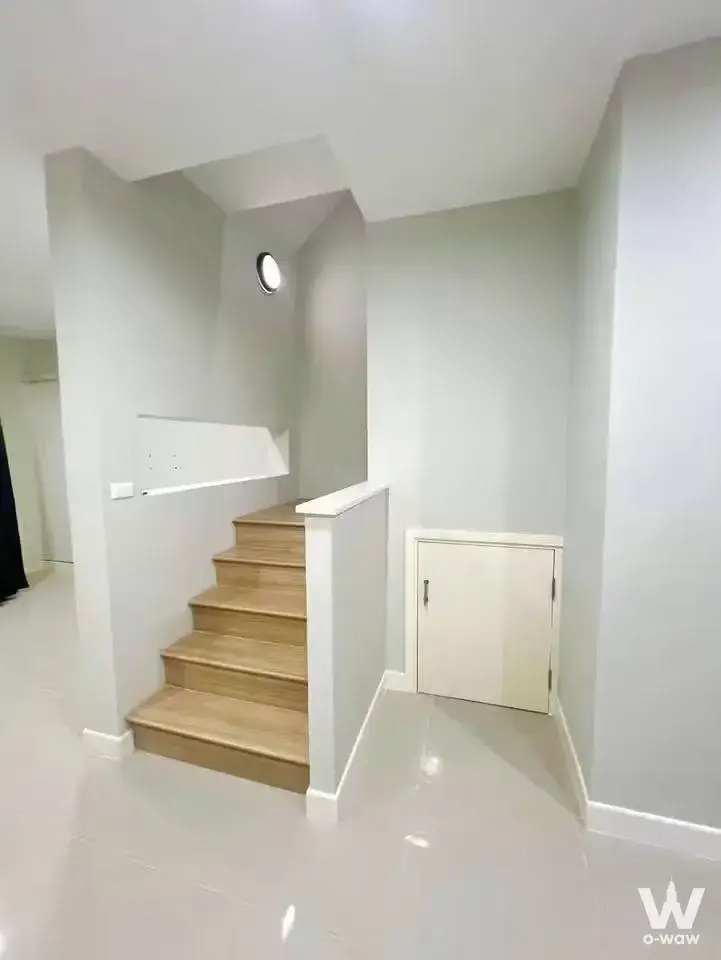 Townhouse for rent at Sam Wa - Min Buri Road, Bangkok — photo 2 of 7