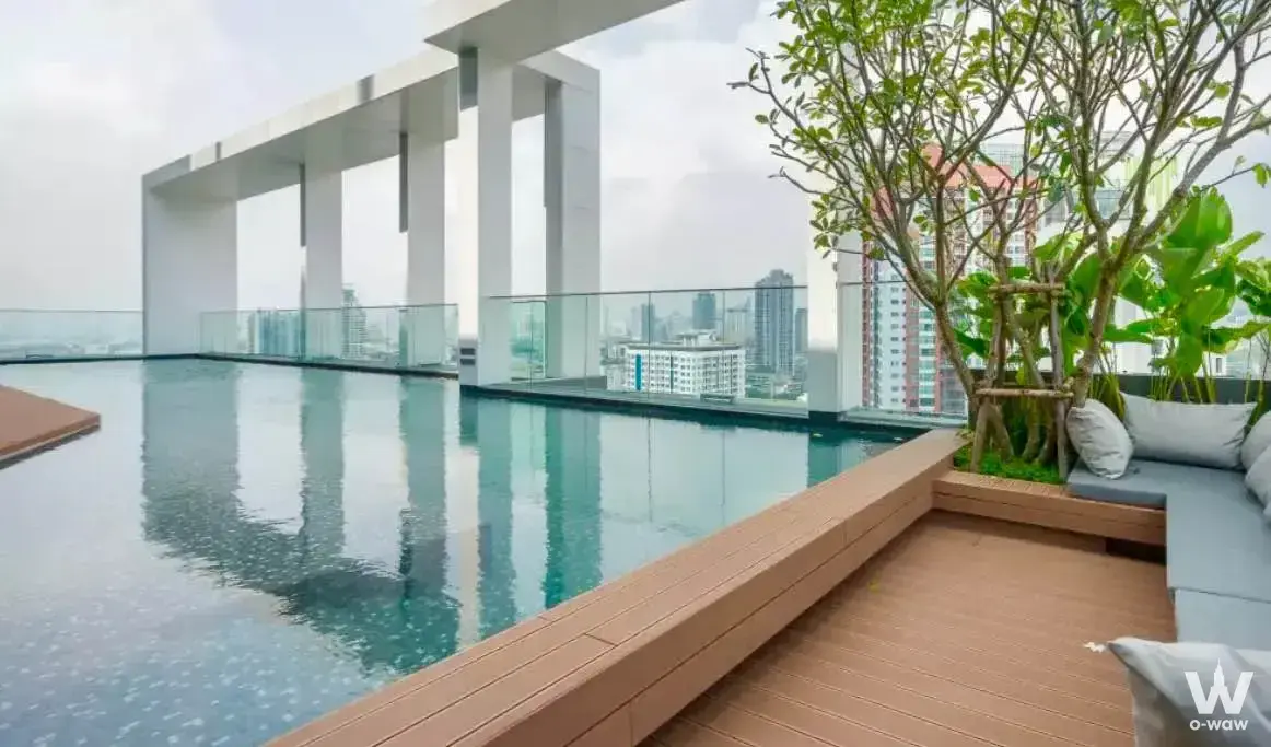 Sukhumvit 48 Road, Phra Khanong Subdistrict, Khlong Toei District, Bangkok, Thailand