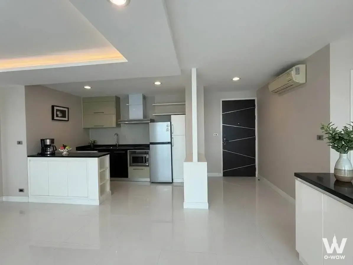 Condo with 2 bedrooms for sale at The Crest Sukhumvit 34 — photo 1 of 5