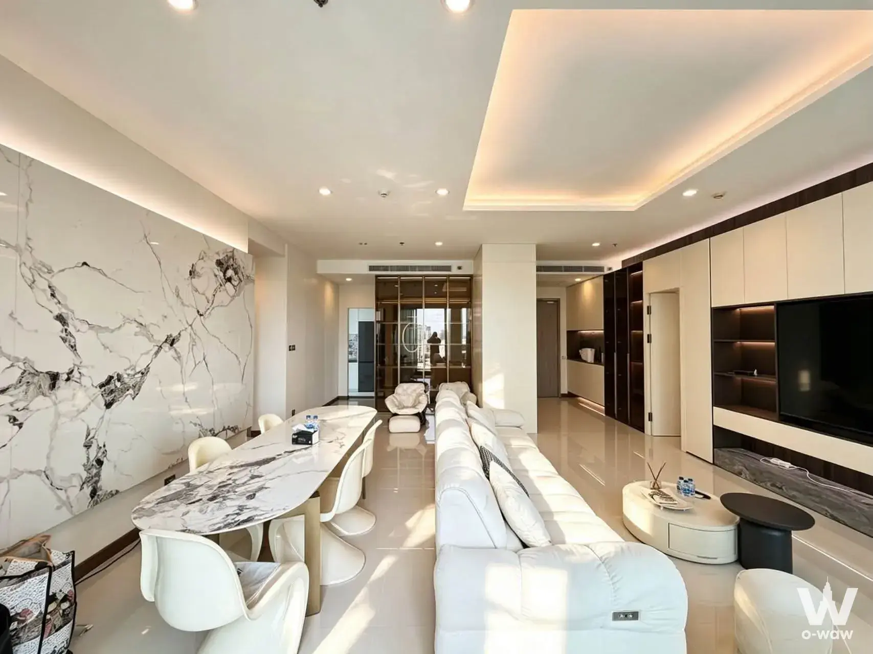 Condo with 3 bedrooms for rent at Supalai Oriental Sukhumvit 39 — photo 2 of 5