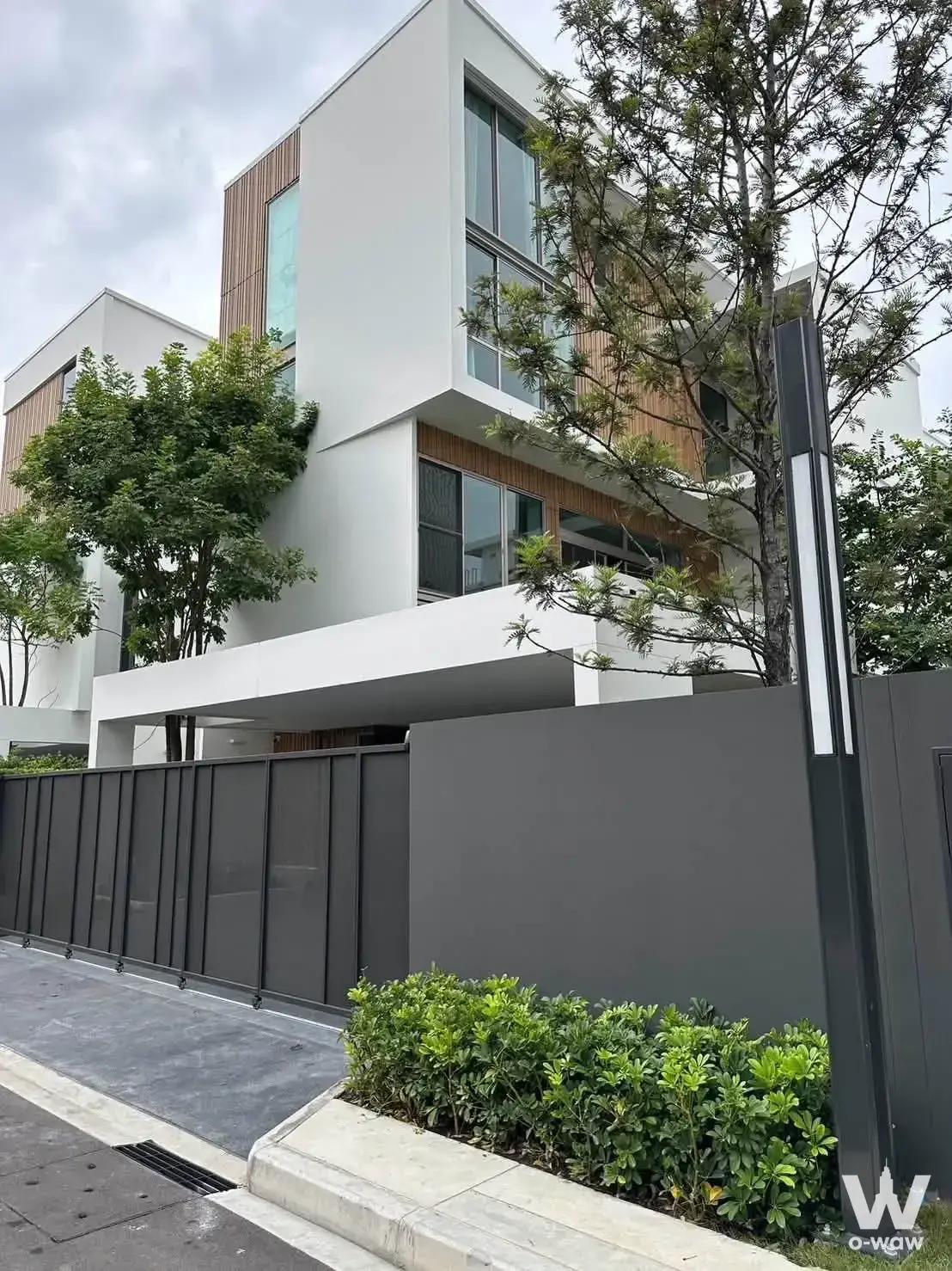 House with 3 bedrooms for sale at VIVE Rama 9 — photo 1 of 5