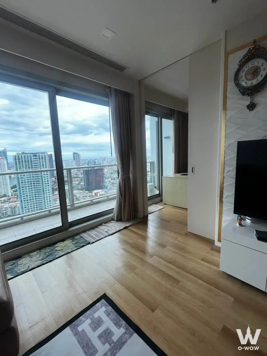 Condo with 3 bedrooms for sale at The River Condominium — photo 2 of 5