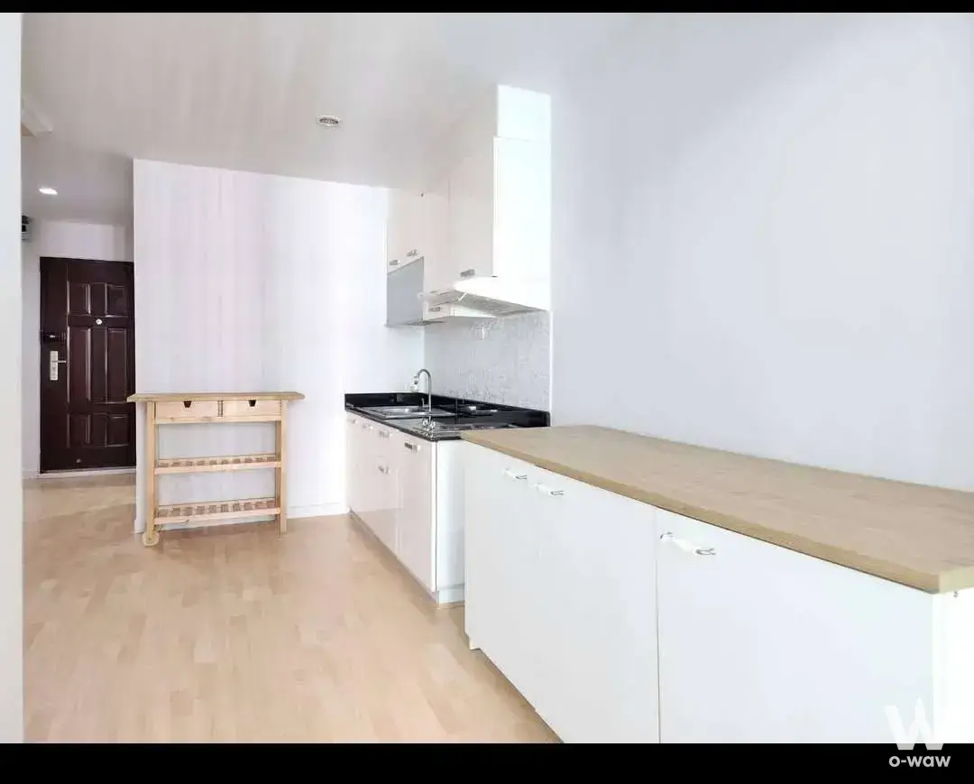 Condo with 1 bedroom for sale at Sukhumvit Living Town — photo 1 of 4
