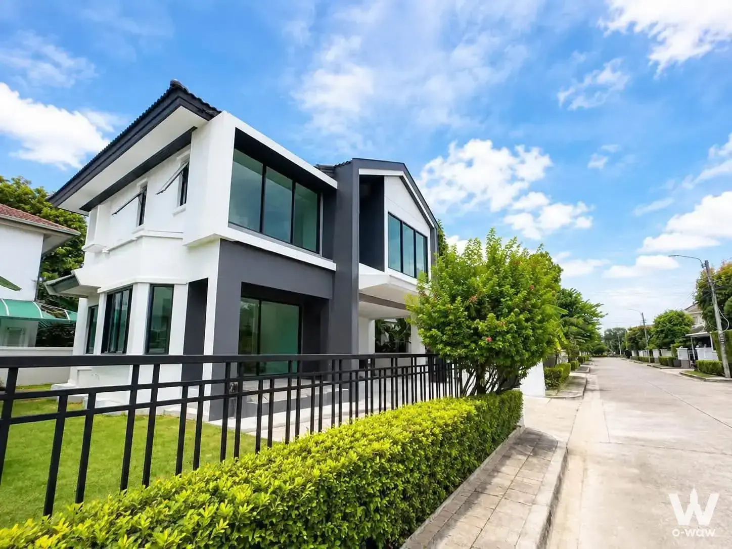 House with 3 bedrooms for sale at Wachiraphon - Ram Inthra 2, Bangkok — photo 2 of 7
