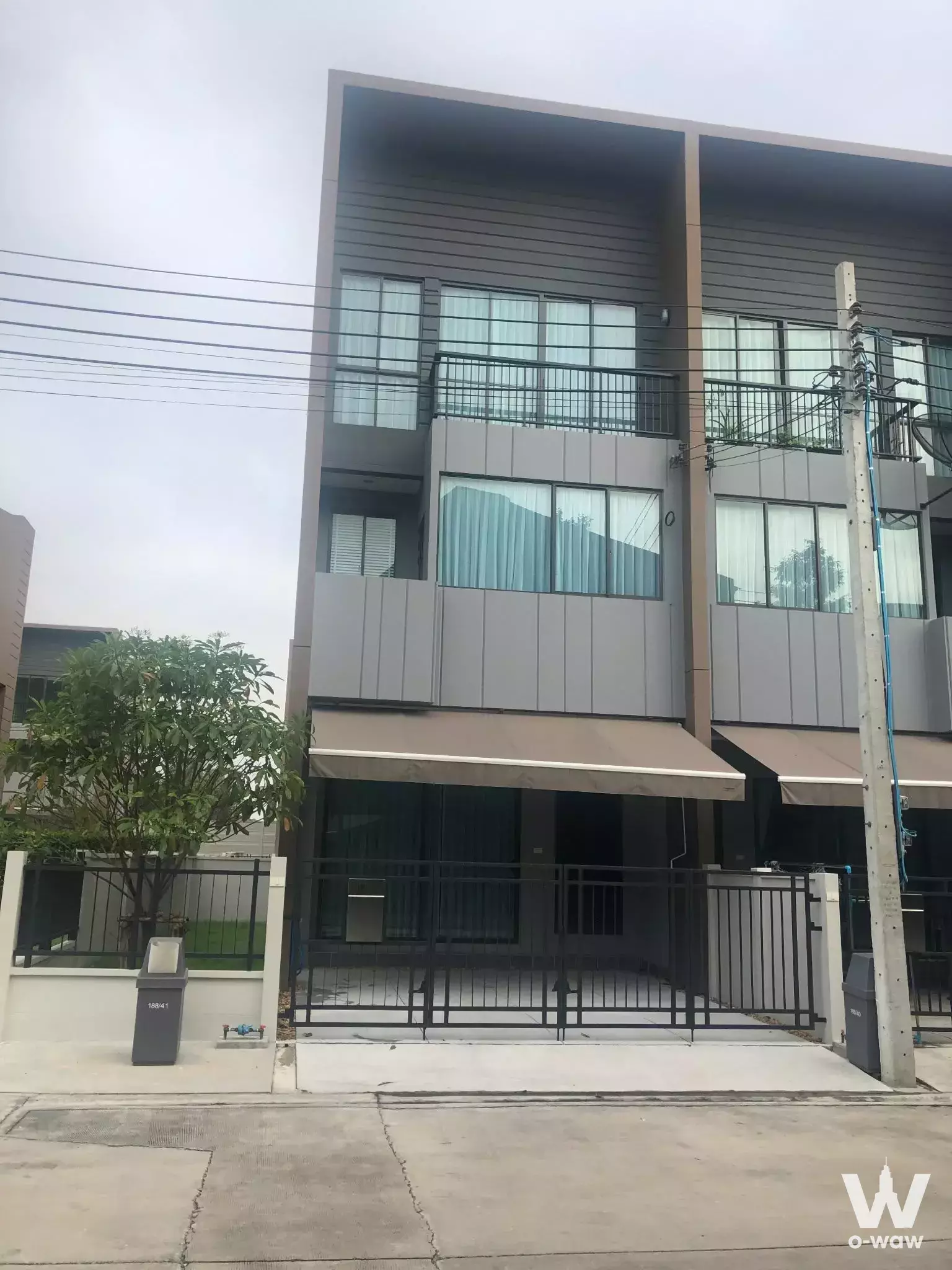 Townhouse with 3 bedrooms for rent at Sukhumvit 5 Road (near Soi 60), Ao Ngern, Sai Mai, Bangkok, Thailand — photo 1 of 5