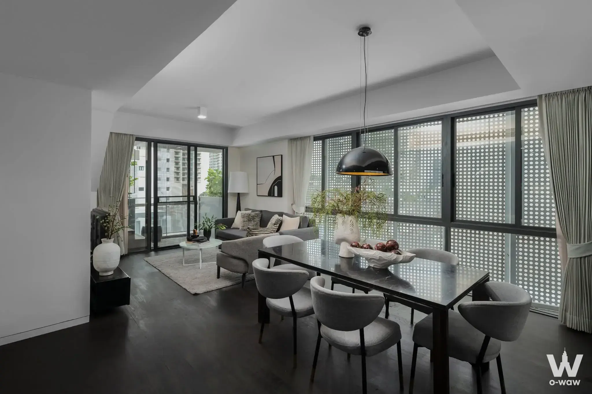 Sukhumvit 31/39, Petchaburi 38/1, near BTS Phrom Phong, EmQuartier, Emporium, and Emsphere