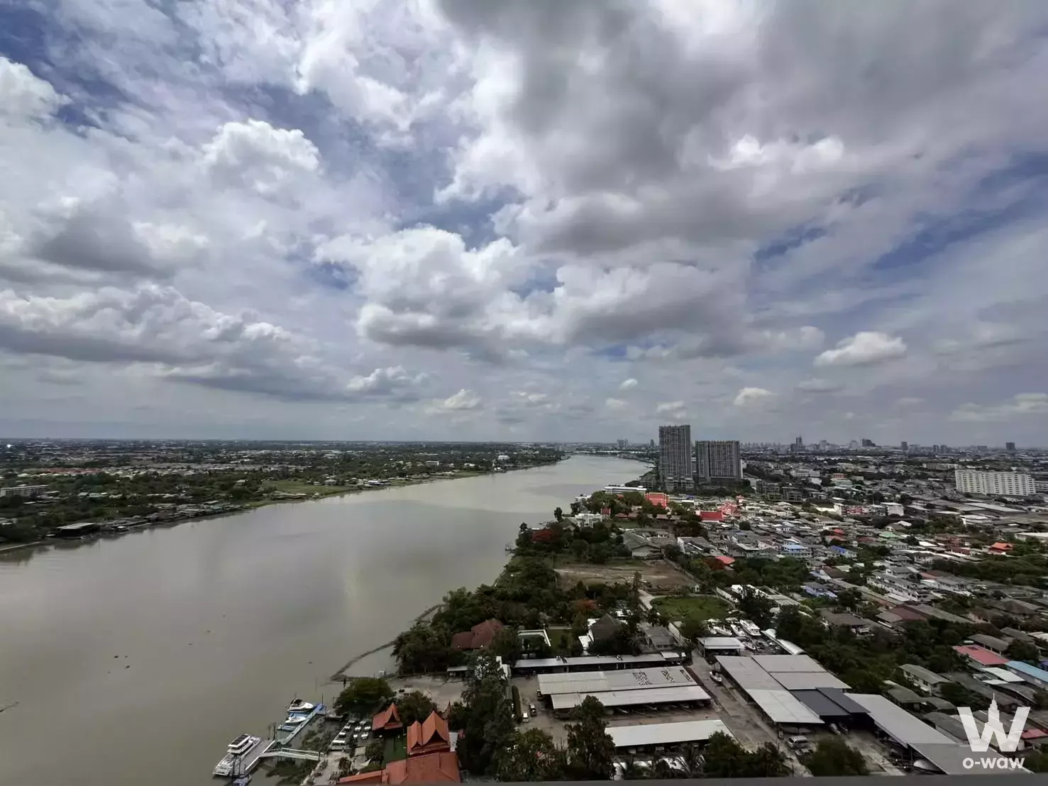 Near Phra Nakhon Khao MRT Station, Nonthaburi