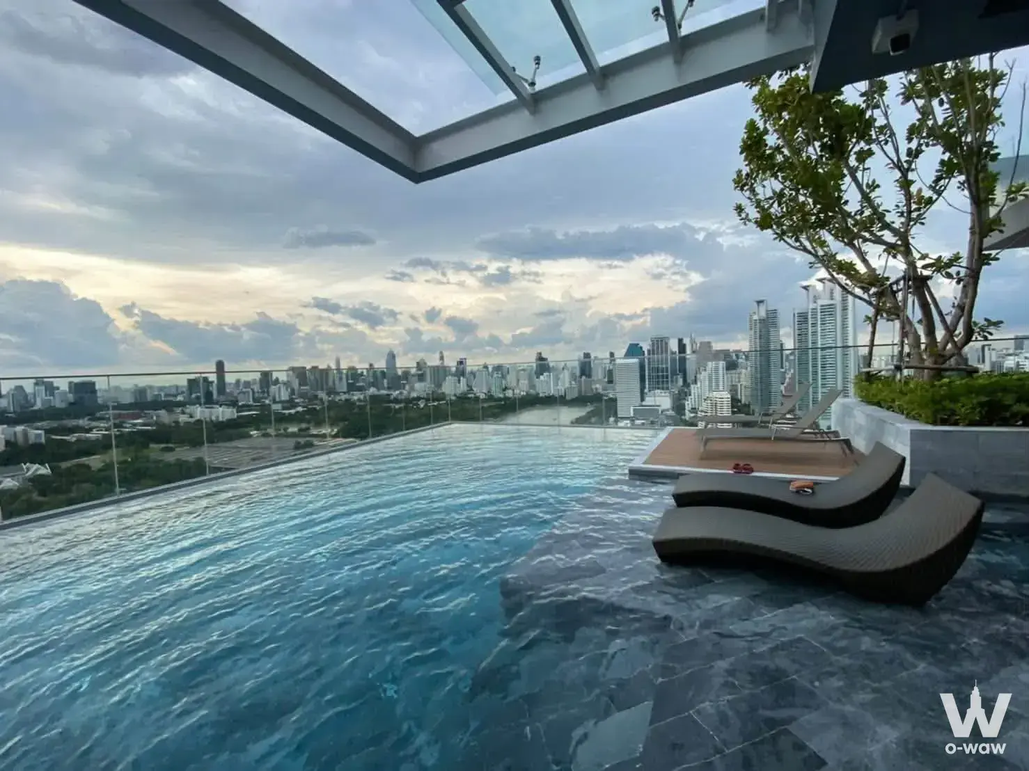 Condo with 1 bedroom for rent at Siamese Exclusive Queens ไซมีส เอ็กซ์คลูซีฟ ควีนส์ — photo 1 of 3