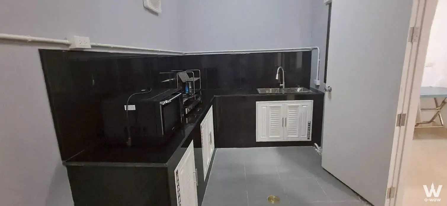 Townhouse with 3 bedrooms for rent at Pruksaville 73 Phatthanakan — photo 2 of 5