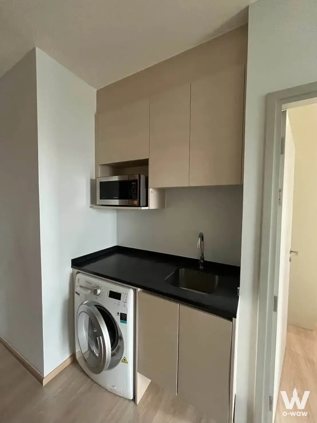 Condo with 1 bedroom for rent at Noble Revolve Ratchada 2 — photo 2 of 5