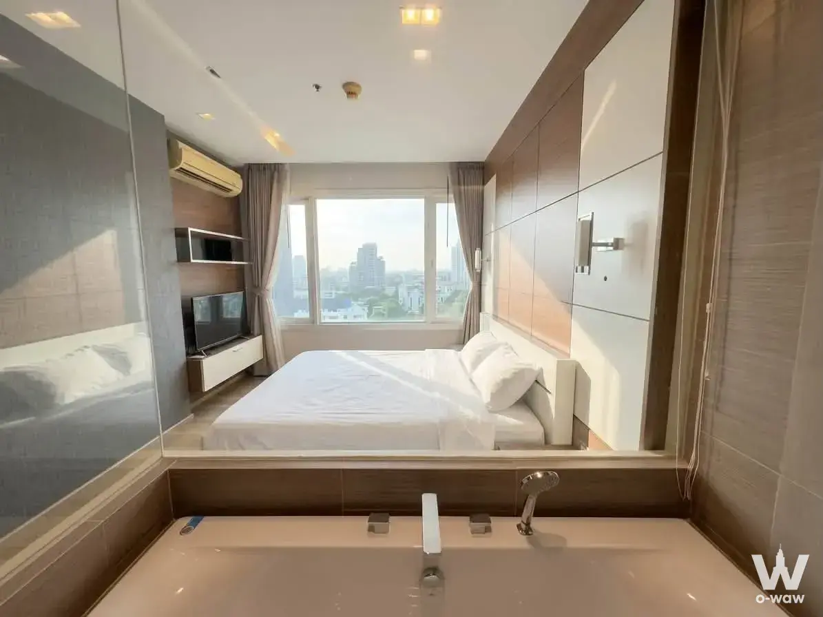 Condo with 2 bedrooms for rent at Siri at Sukhumvit — photo 1 of 5