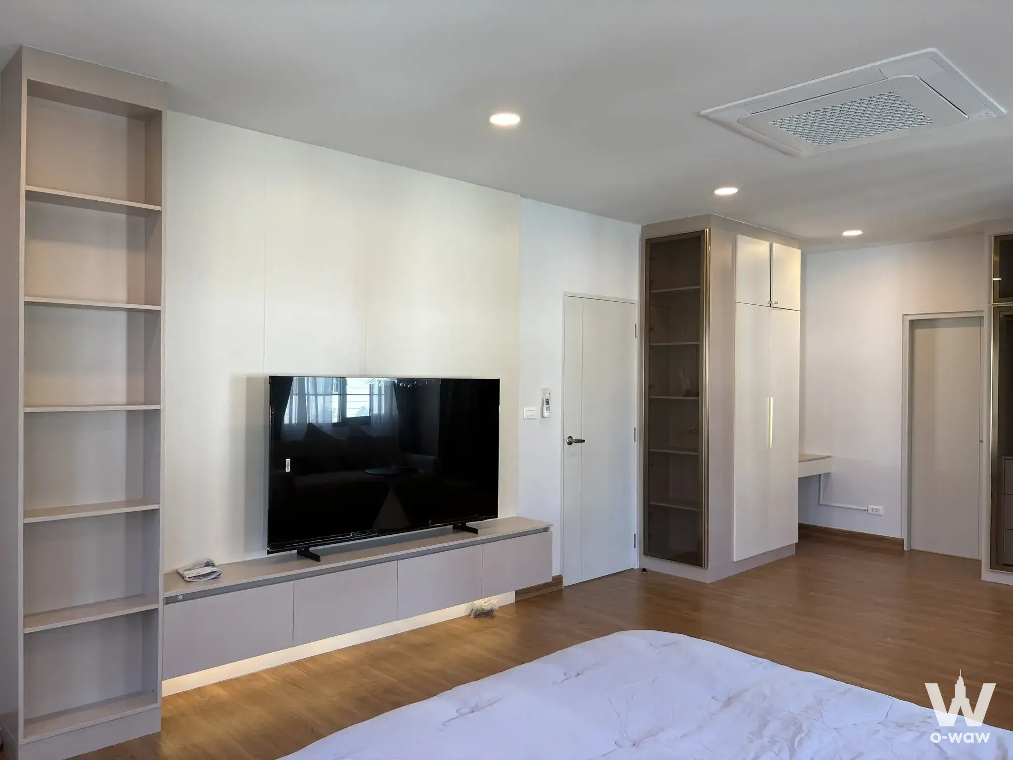 House with 4 bedrooms for rent at Centro Bangna — photo 5 of 5