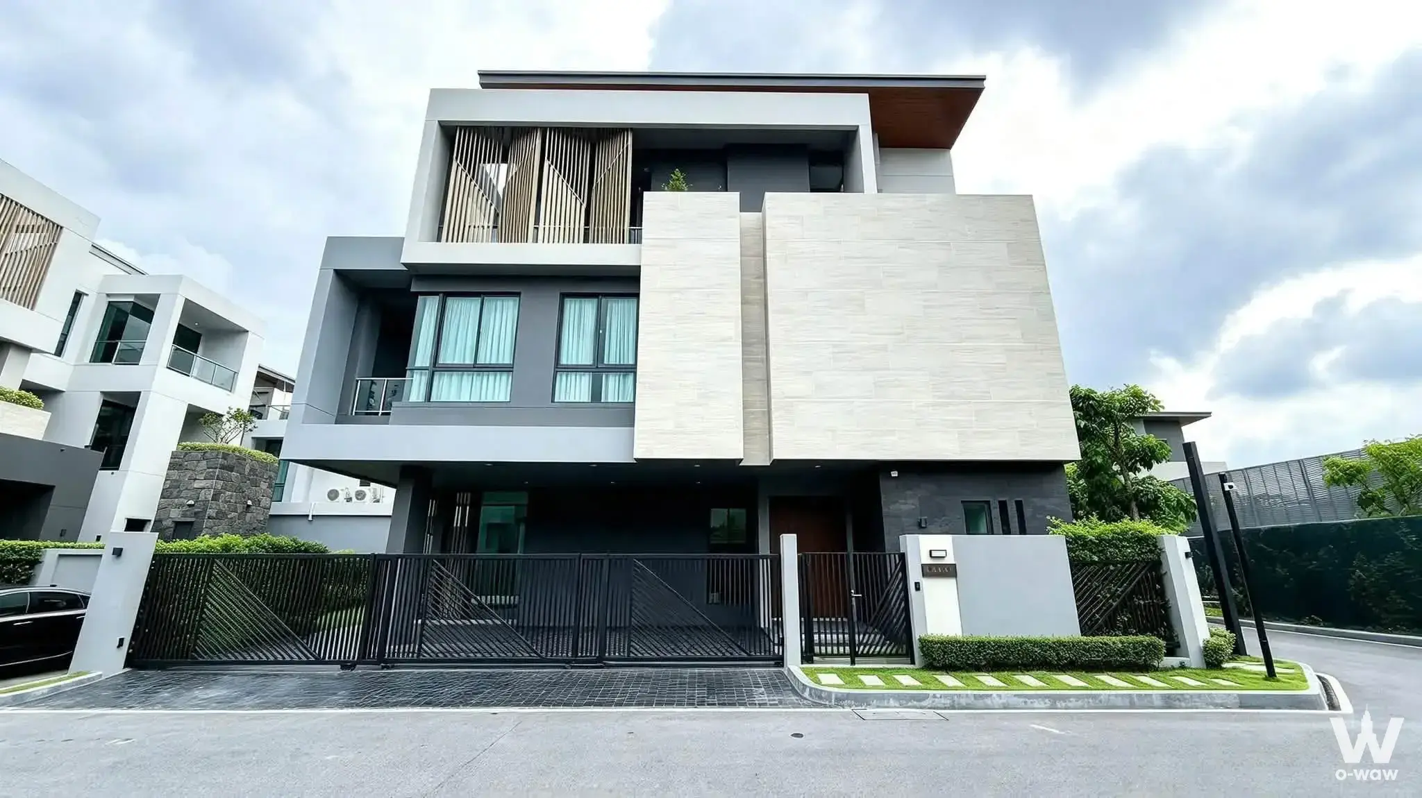 House with 5 bedrooms for rent at The Gentry Phatthanakan 2 เดอะ เจนทริ พัฒนาการ 2 — photo 1 of 5
