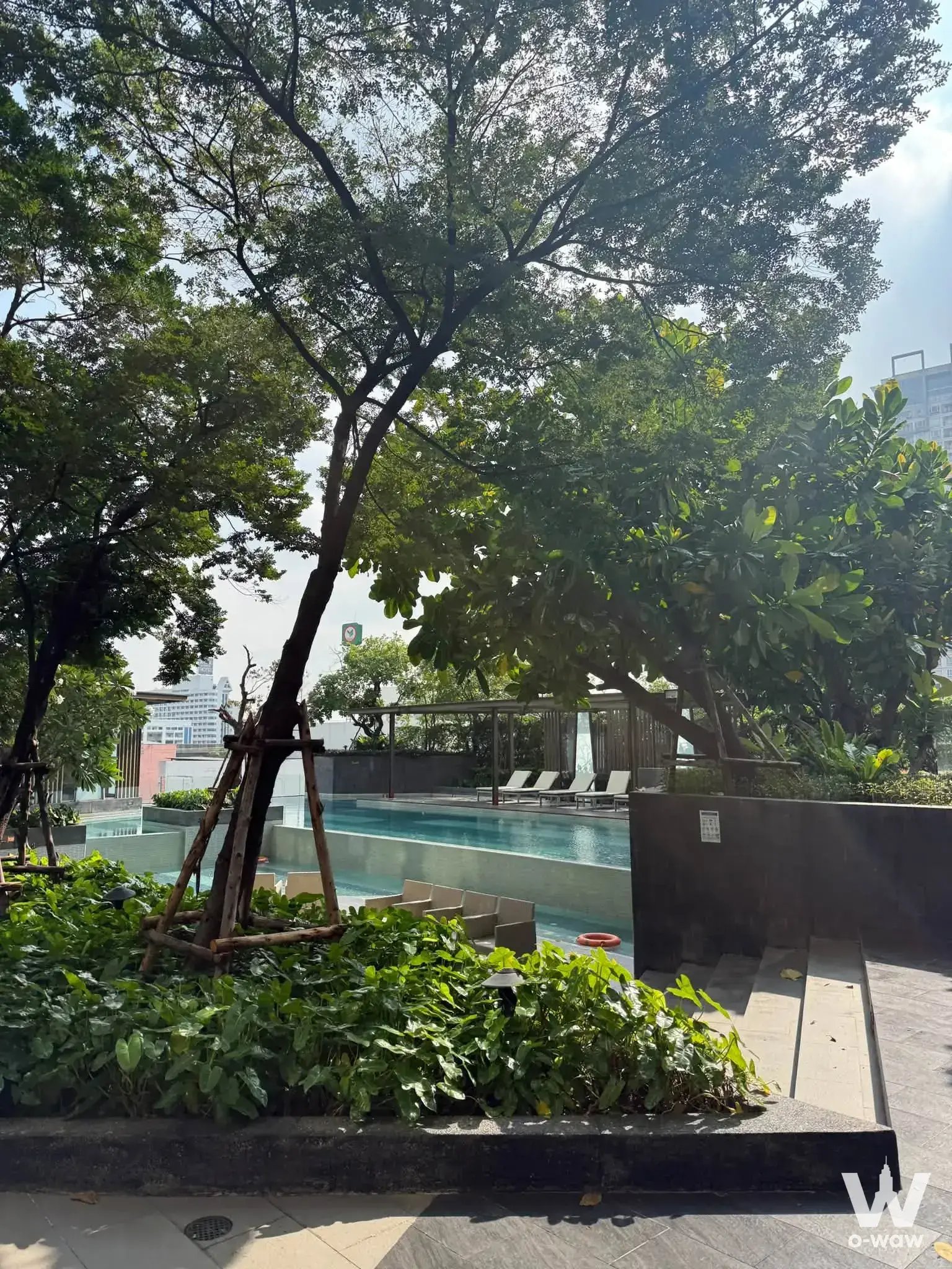 Thonglor-Petchaburi
