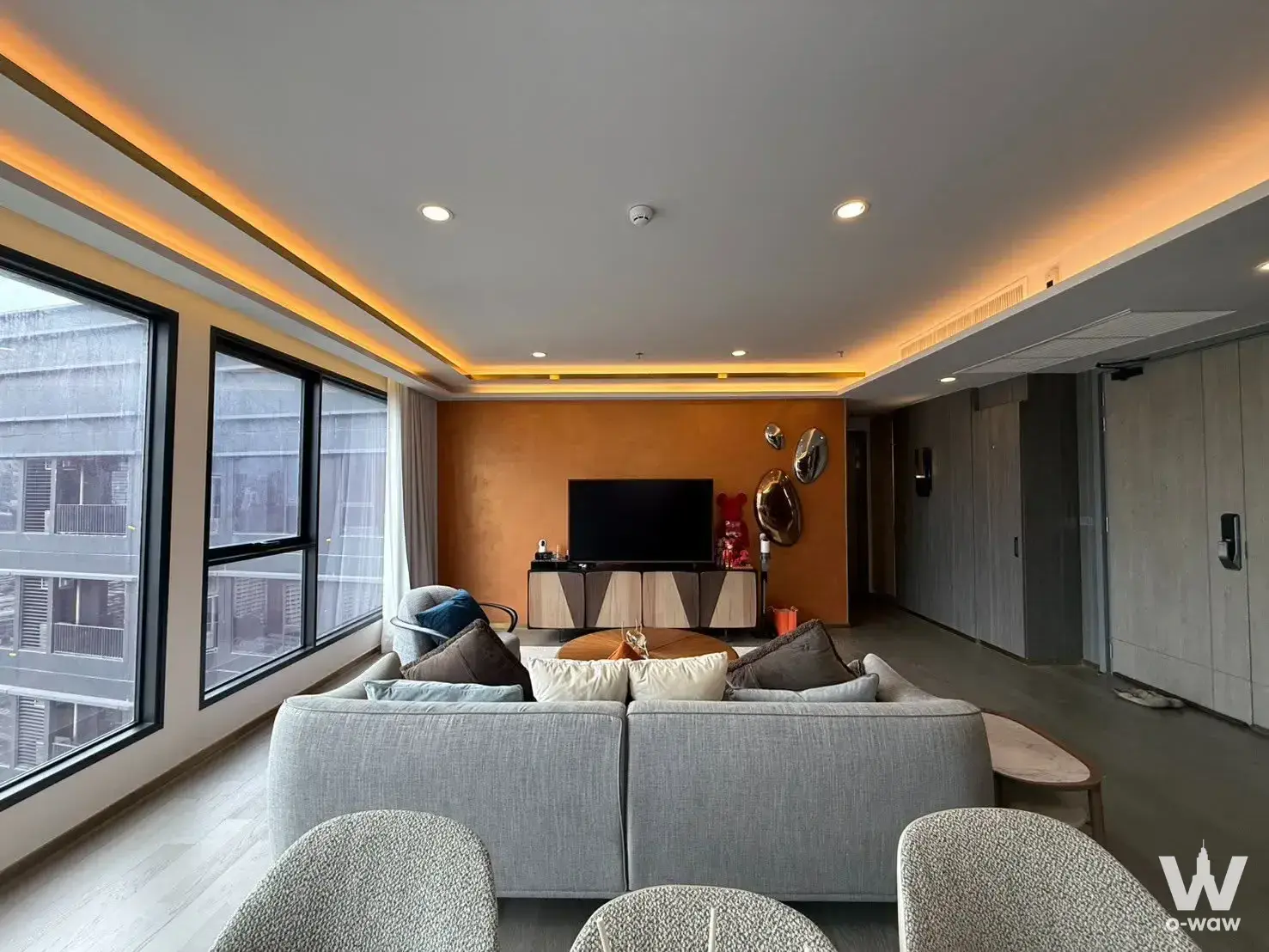 Condo with 3 bedrooms for rent at Rama 4 - Khlong Toei, Bangkok, Thailand — photo 3 of 5