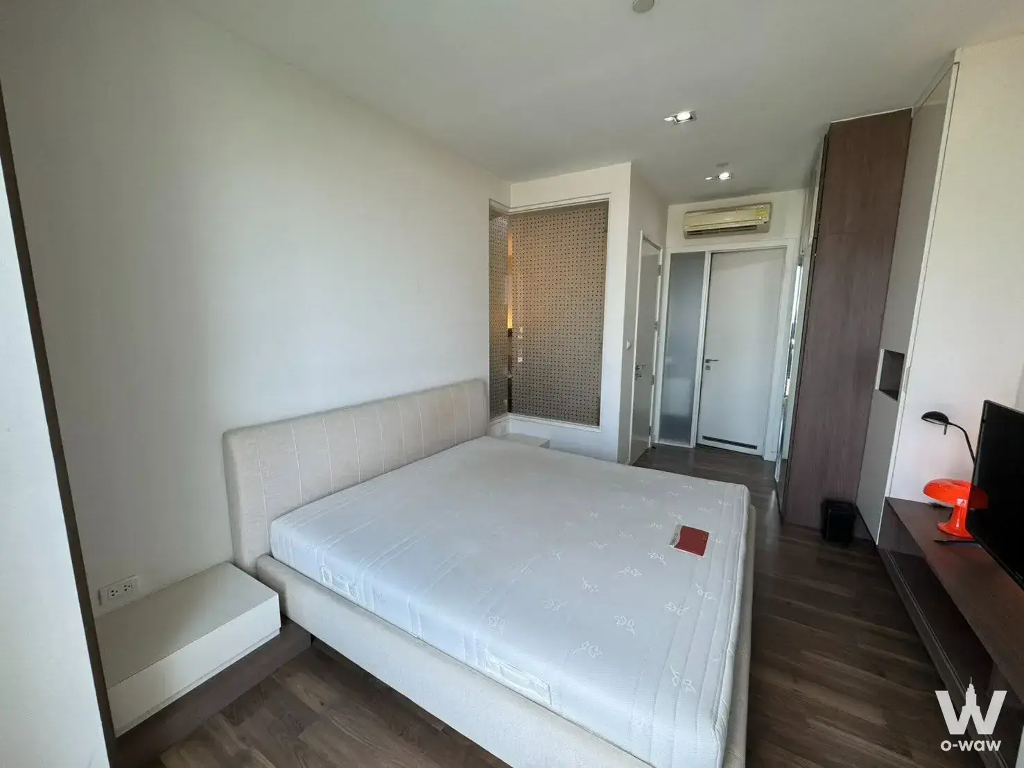 Condo with 1 bedroom for rent at The Room Sukhumvit 62 — photo 1 of 5