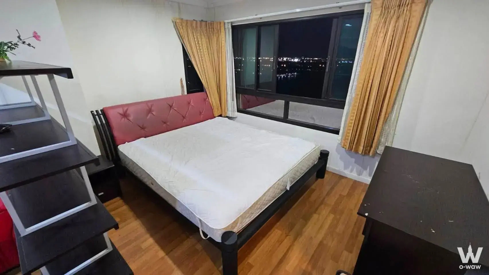 Narathiwaj-Chaophraya Road, Bangkok (Near BTS Chong Nonsi, Sathorn-Silom)