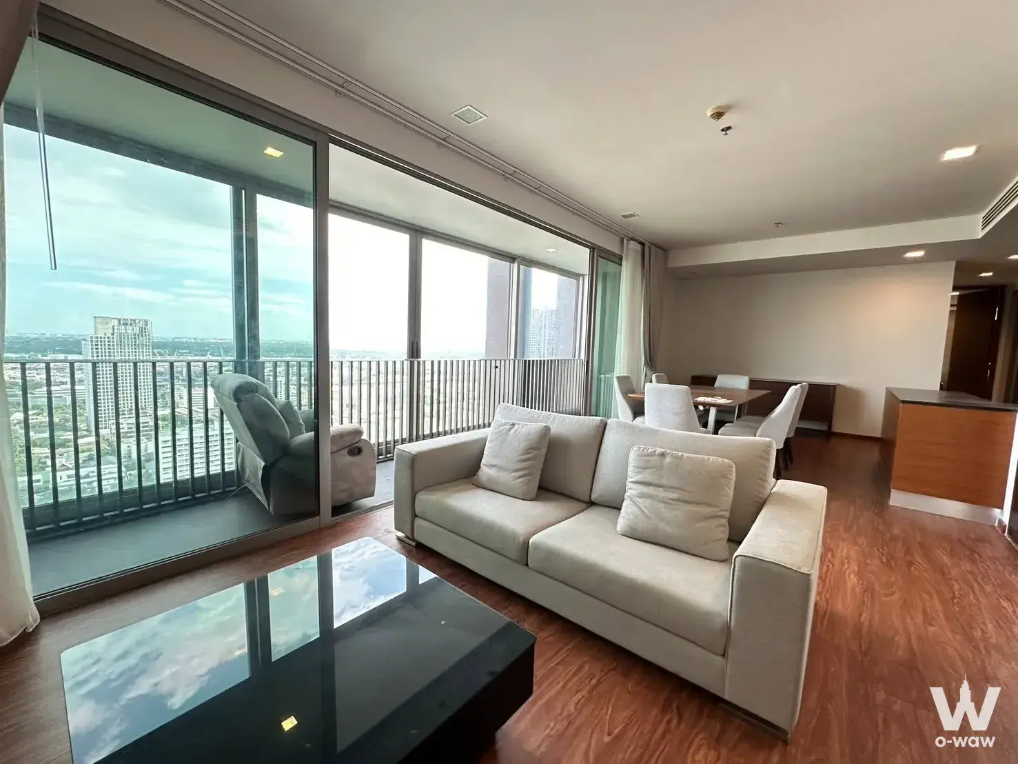 Condo with 3 bedrooms for rent at Ashton Morph 38 — photo 3 of 4