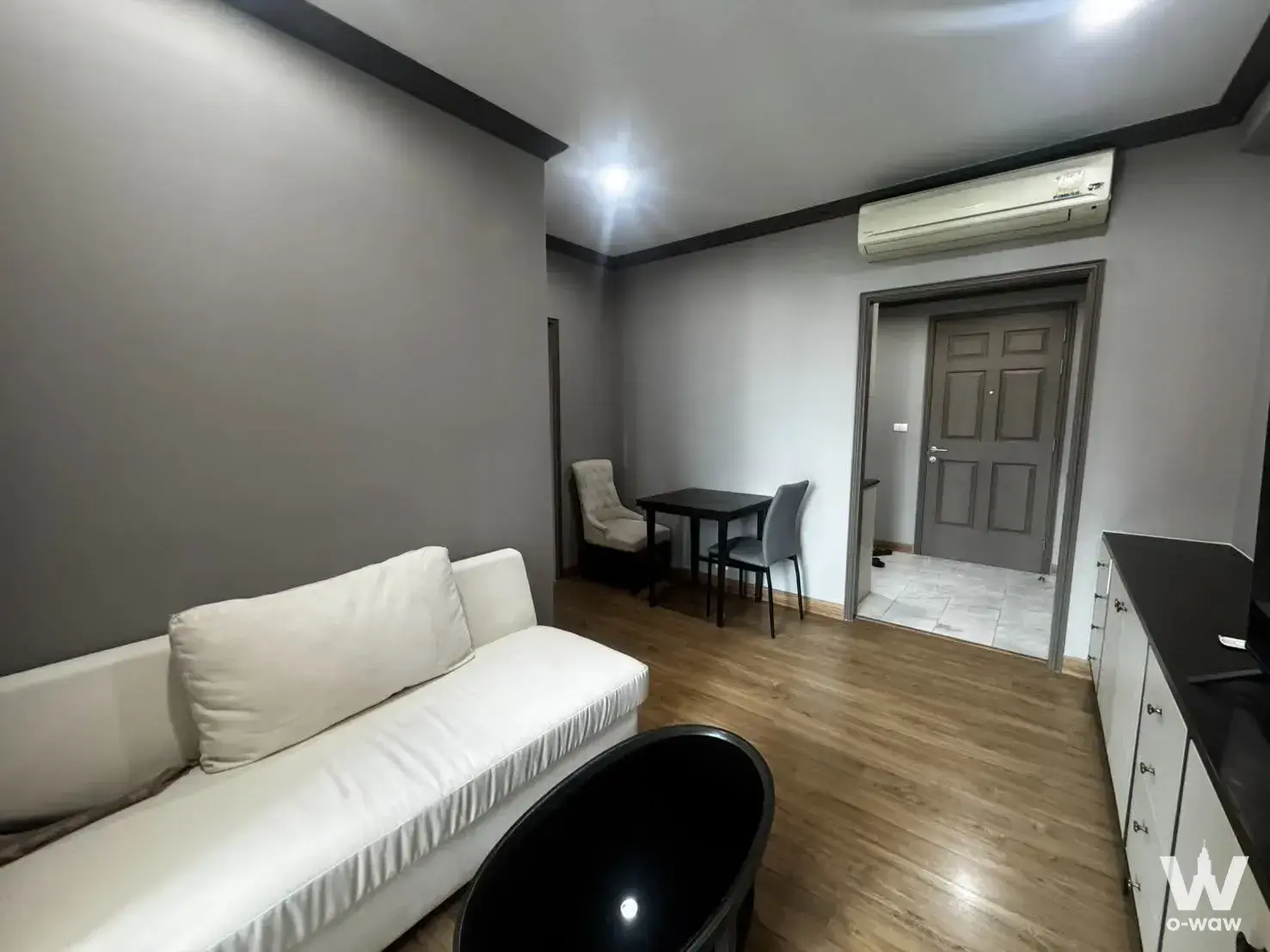 Condo with 1 bedroom for rent at The Reserve Kasemsan 3 — photo 2 of 5