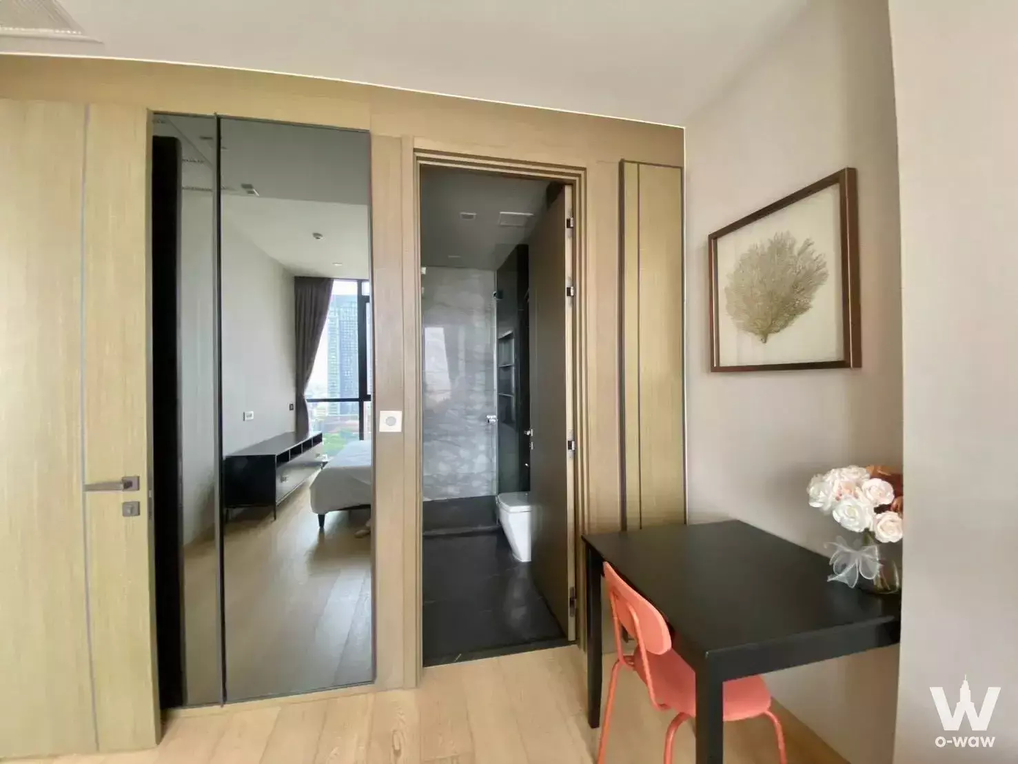 Condo with 1 bedroom for rent at Near BTS Phayathai Station — photo 2 of 5
