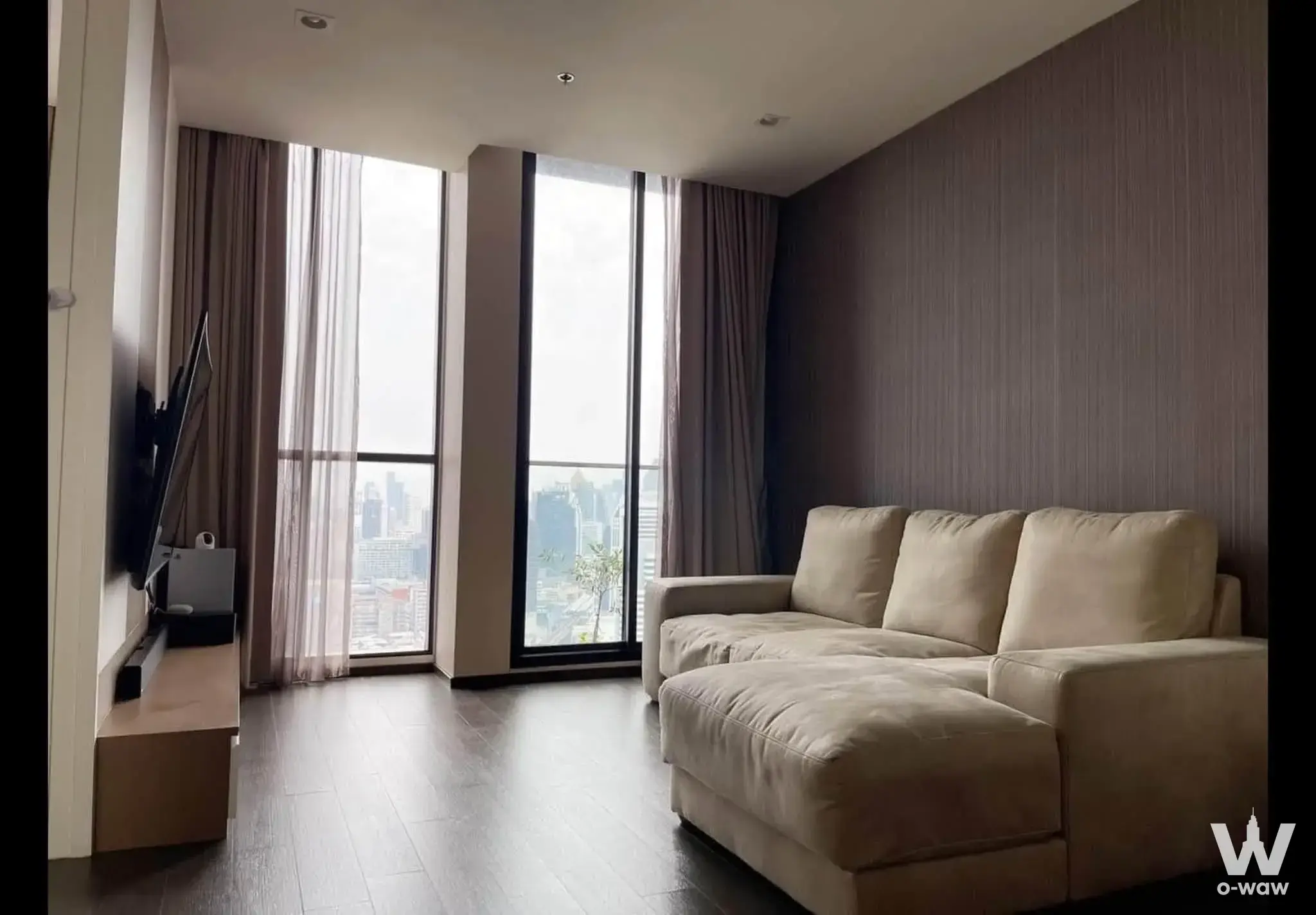 Condo with 2 bedrooms for sale at Noble Ploenchit — photo 1 of 5