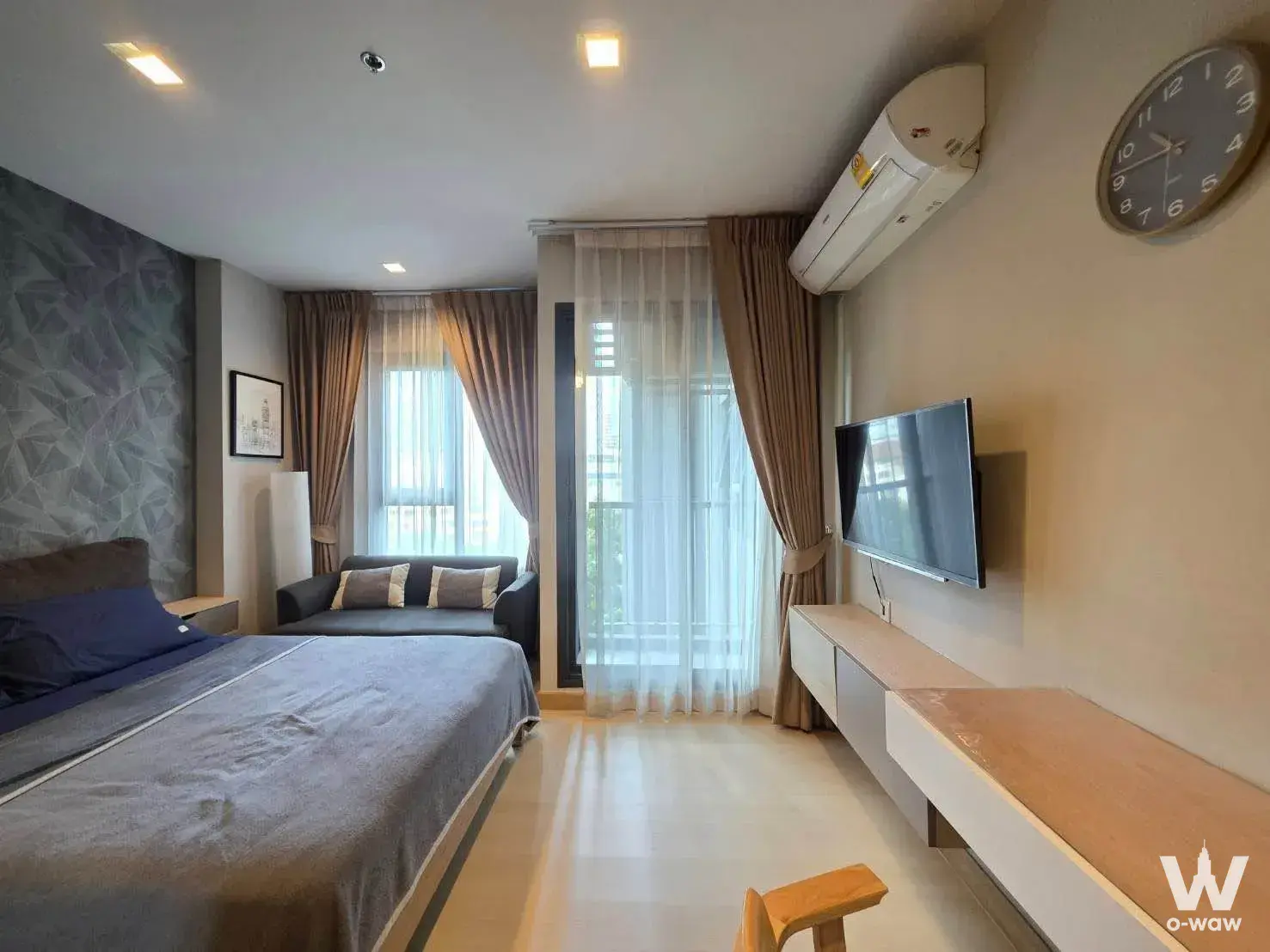 Condo with 1 bedroom for rent at Life One Wireless — photo 2 of 5