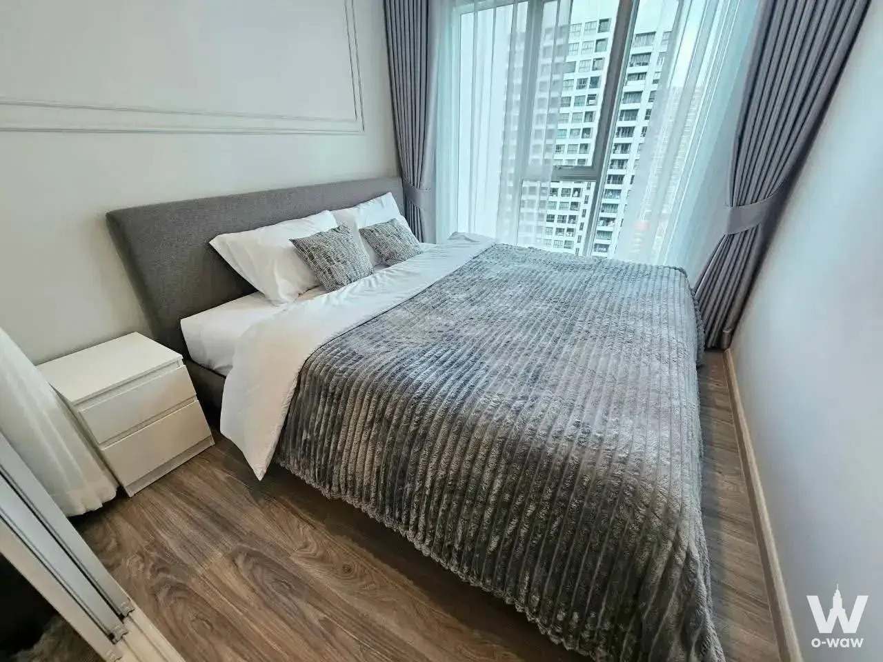 Bang Na, 400 meters from BTS station