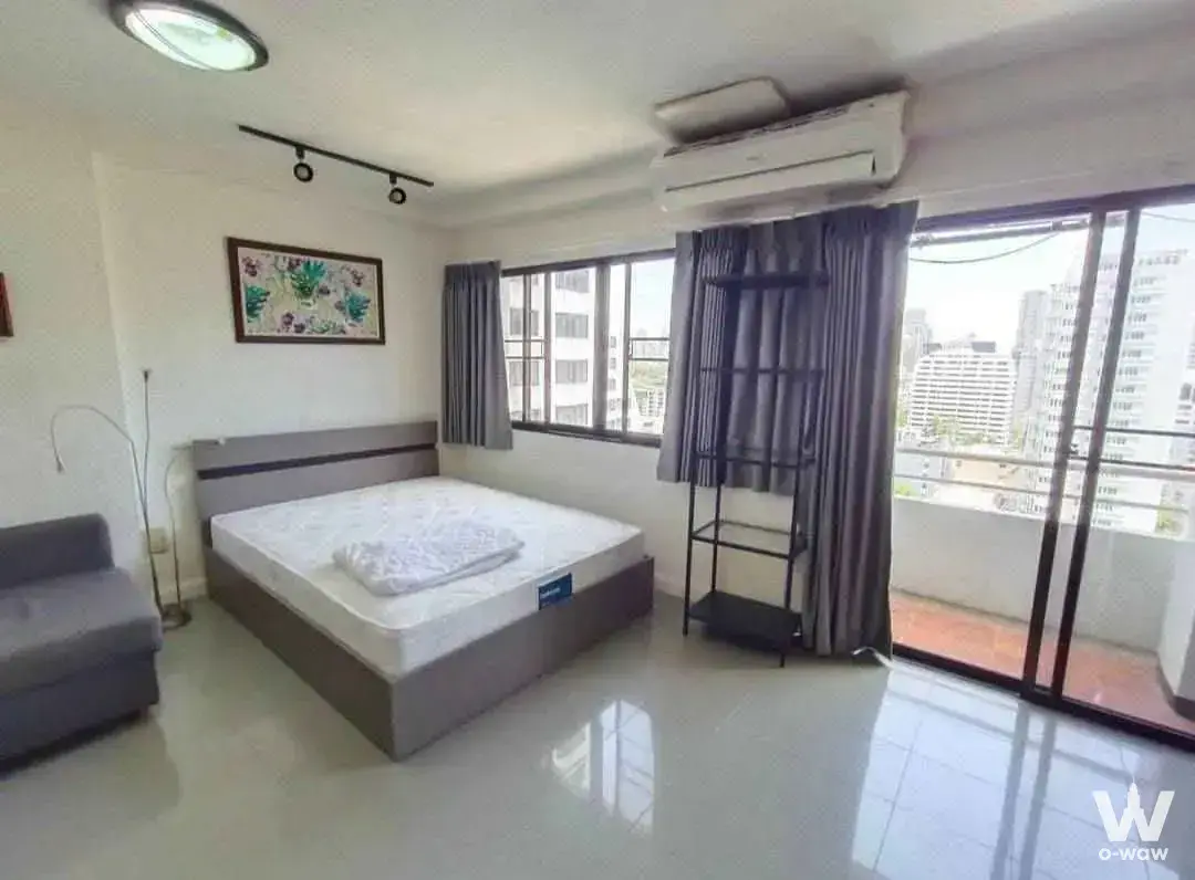 Condo with 1 bedroom for rent at Saranjai Mansion — photo 1 of 5