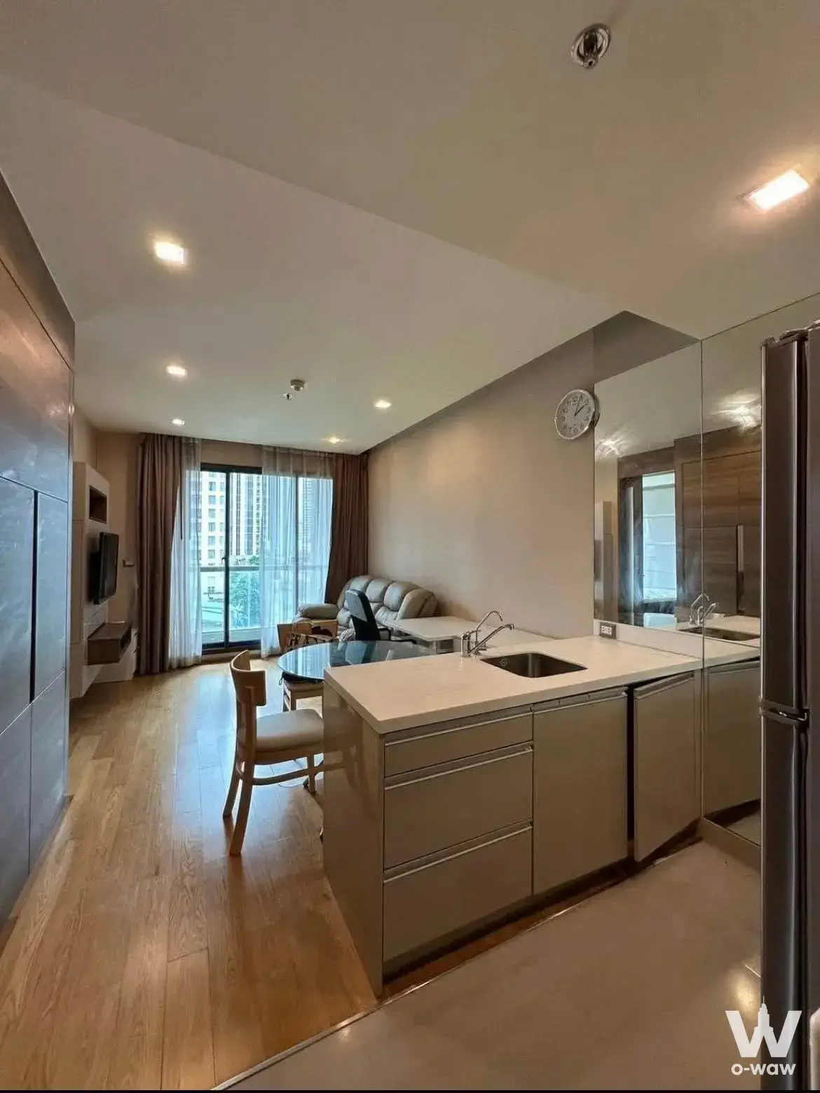 Condo with 1 bedroom for rent at The Address Sathon — photo 2 of 5