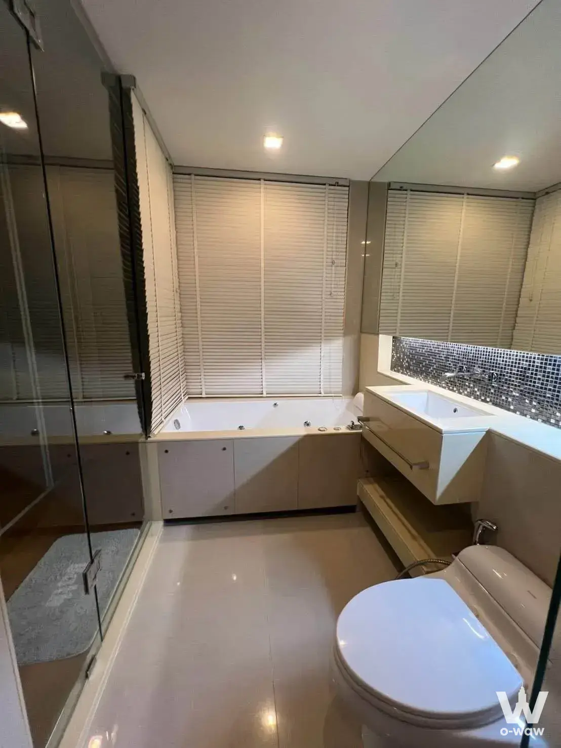 Condo with 1 bedroom for rent at The Address Asoke — photo 3 of 5