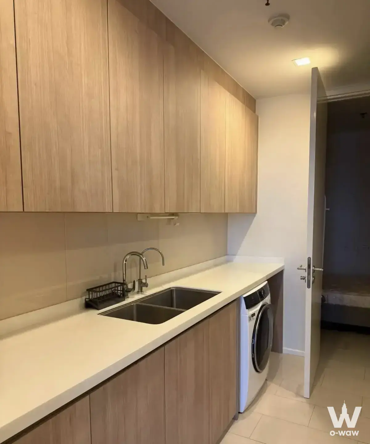 Condo with 3 bedrooms for rent at Circle Condominium — photo 2 of 5
