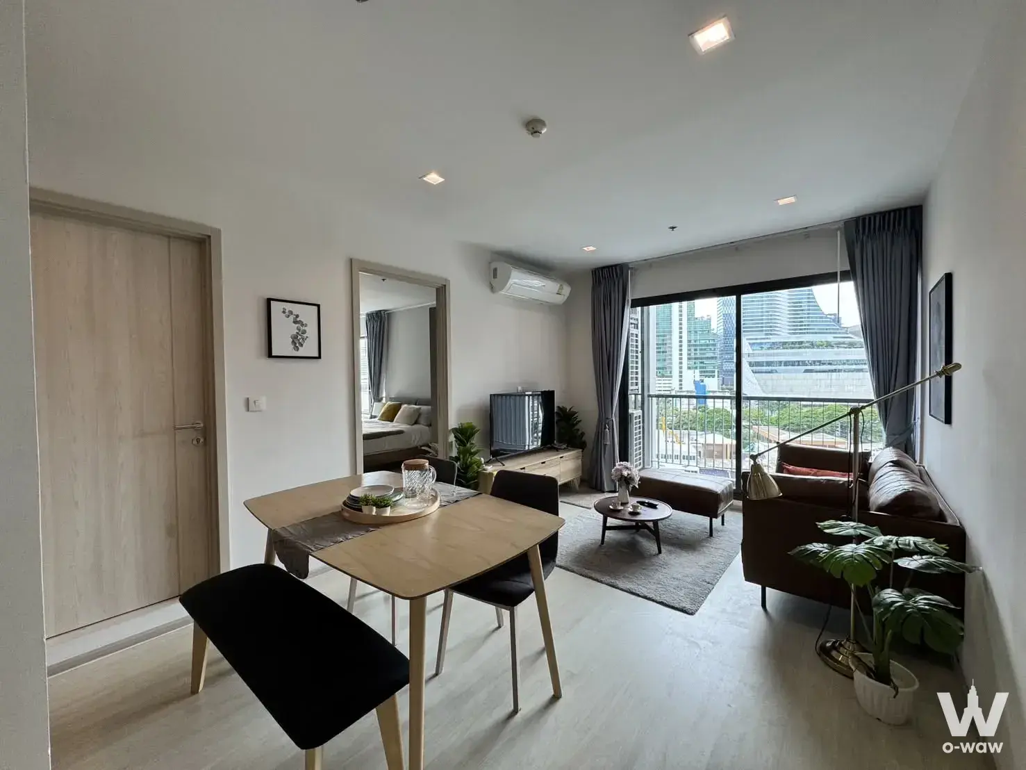 Condo with 2 bedrooms for rent at Life One Wireless — photo 3 of 5