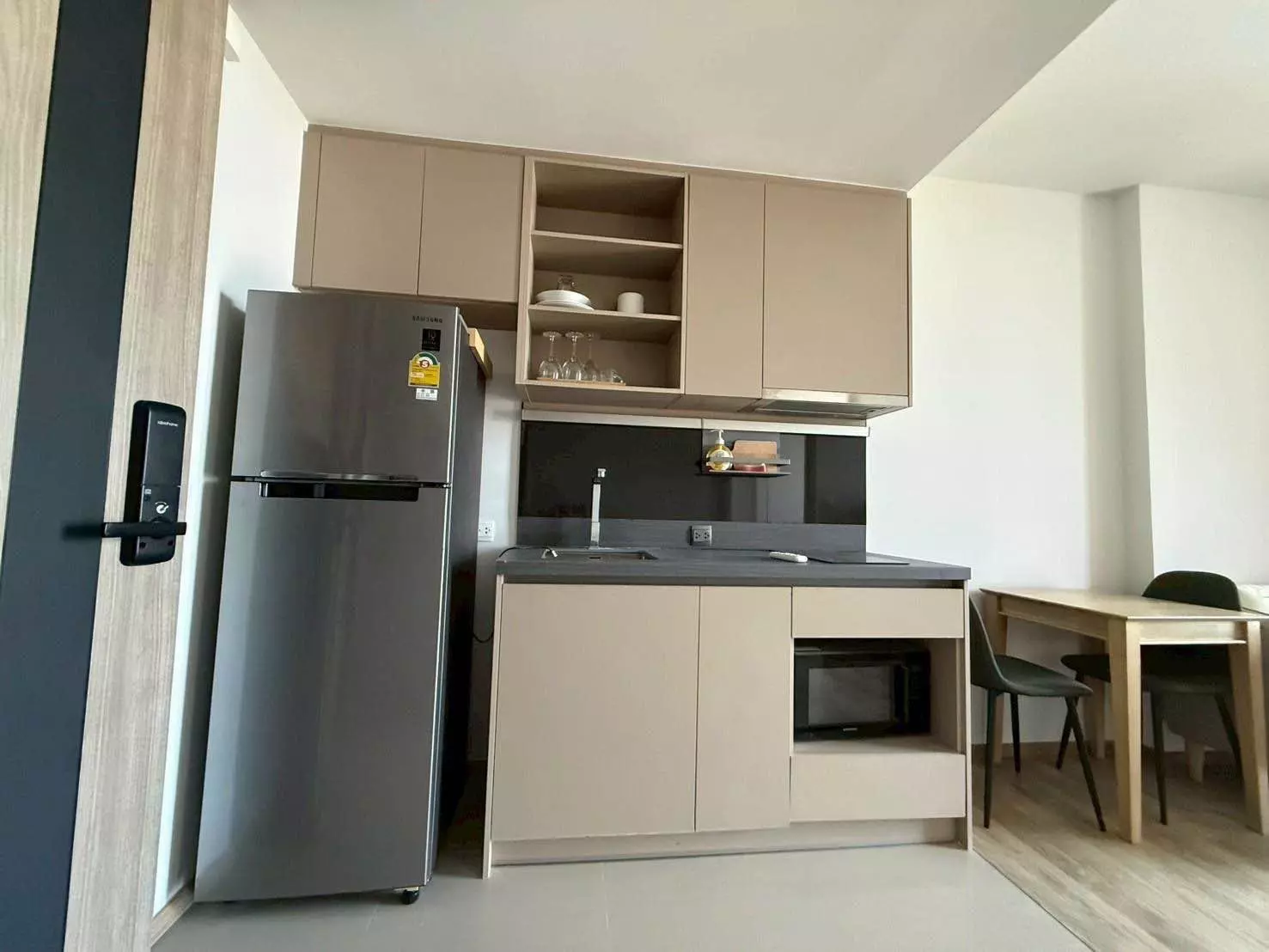 Photo 2