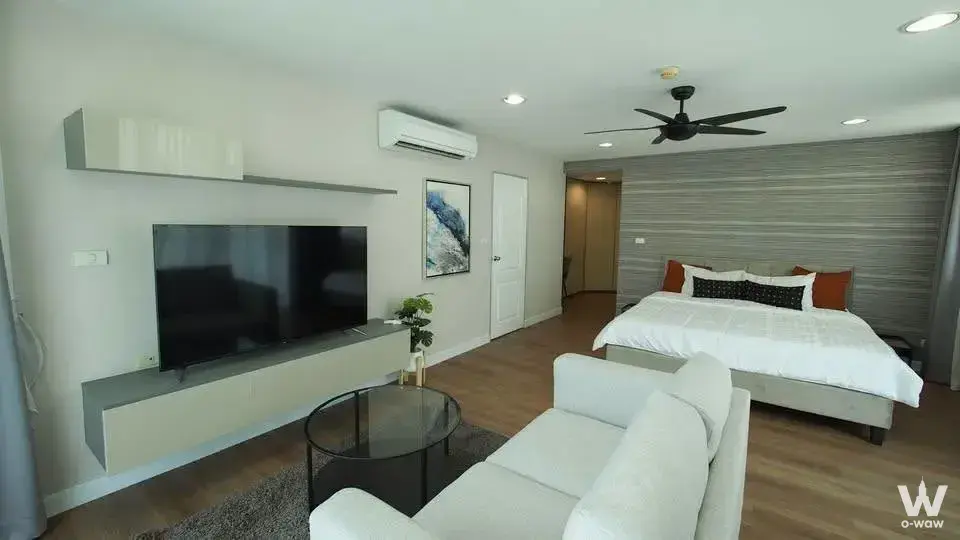 Condo with 4 bedrooms for rent at The River Condominium — photo 2 of 4