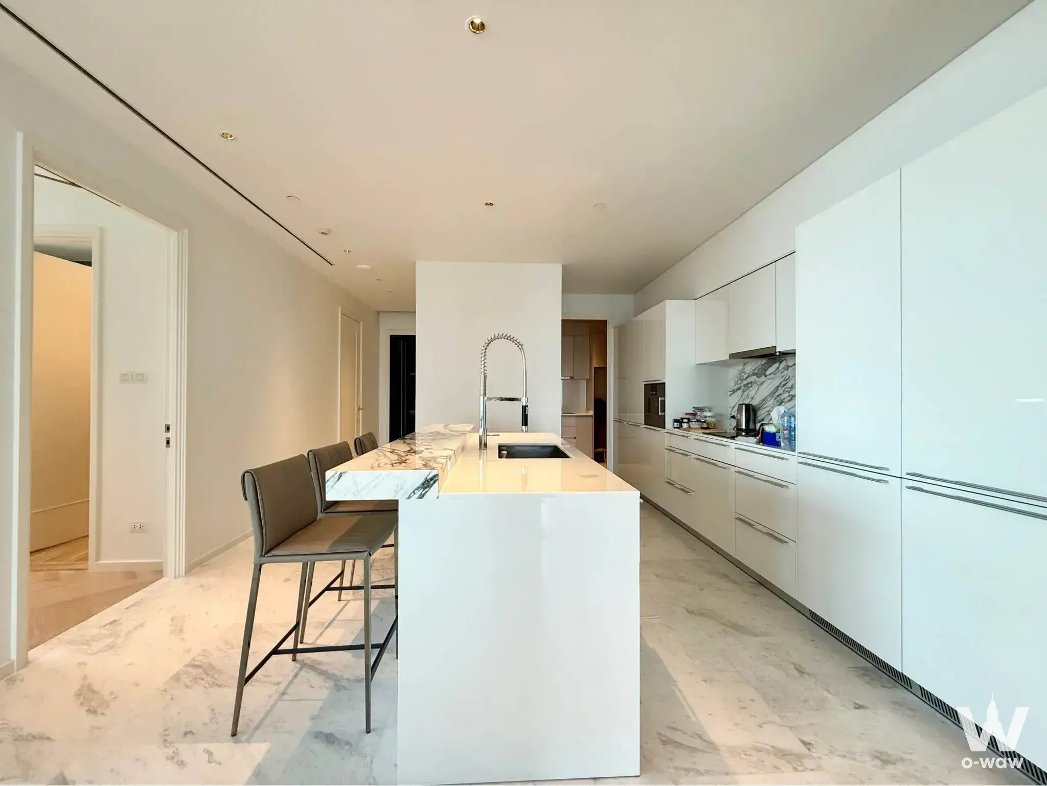 Condo with 3 bedrooms for rent at Four Seasons Private Residences — photo 2 of 5