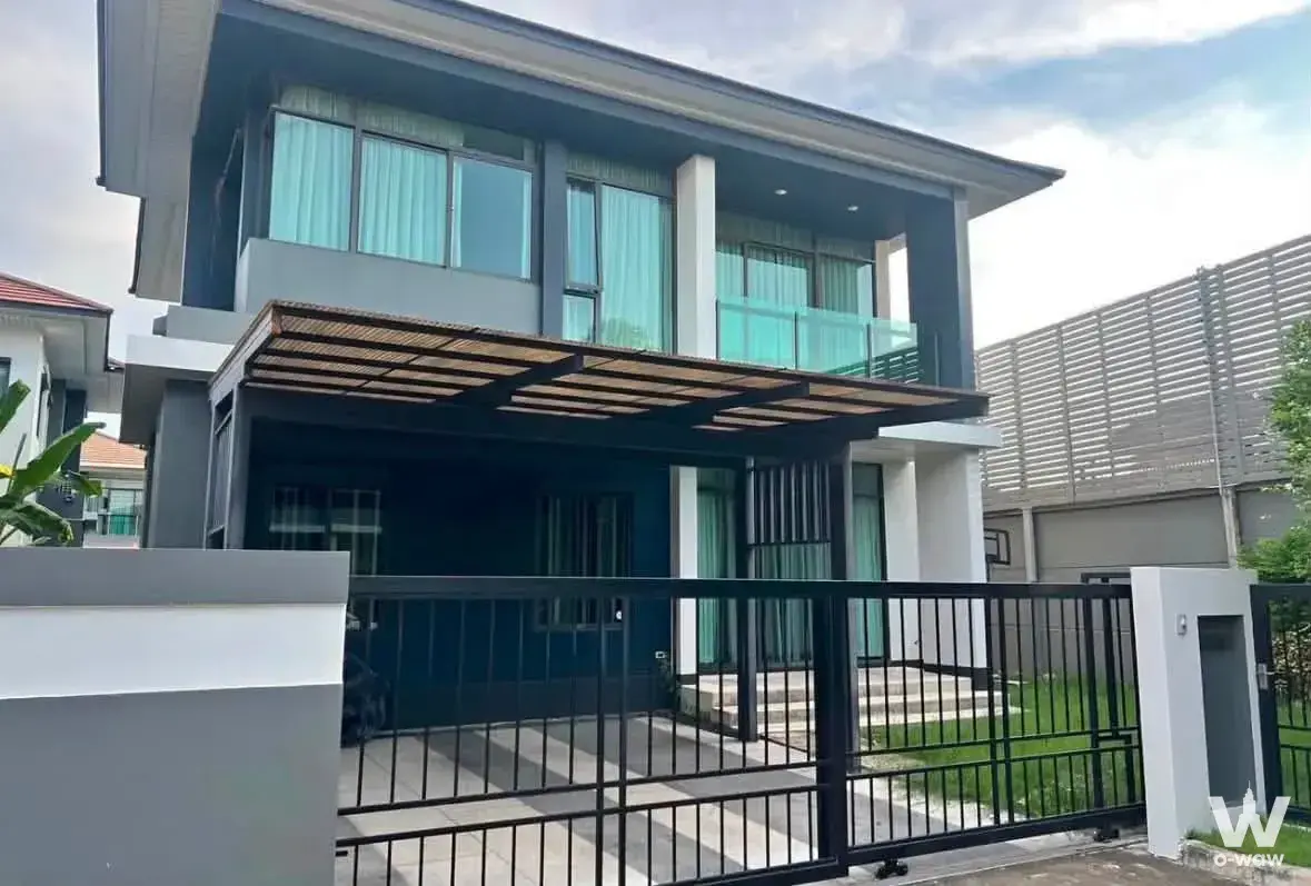 Condo with 4 bedrooms for rent at Setthasiri Krungthep Kreetha — photo 1 of 5