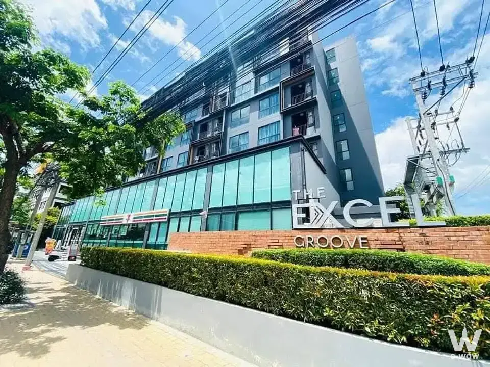 Near Yellow Line & Sukhumvit 105