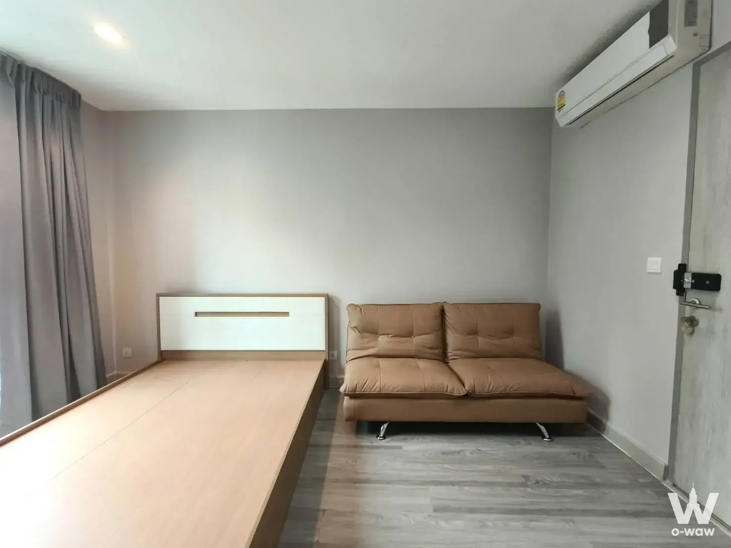 Opposite MRT Phra Ram 9, Opposite G Tower, Central Rama9, 1 station to Srinakharinwirot University, Bangkok, Thailand