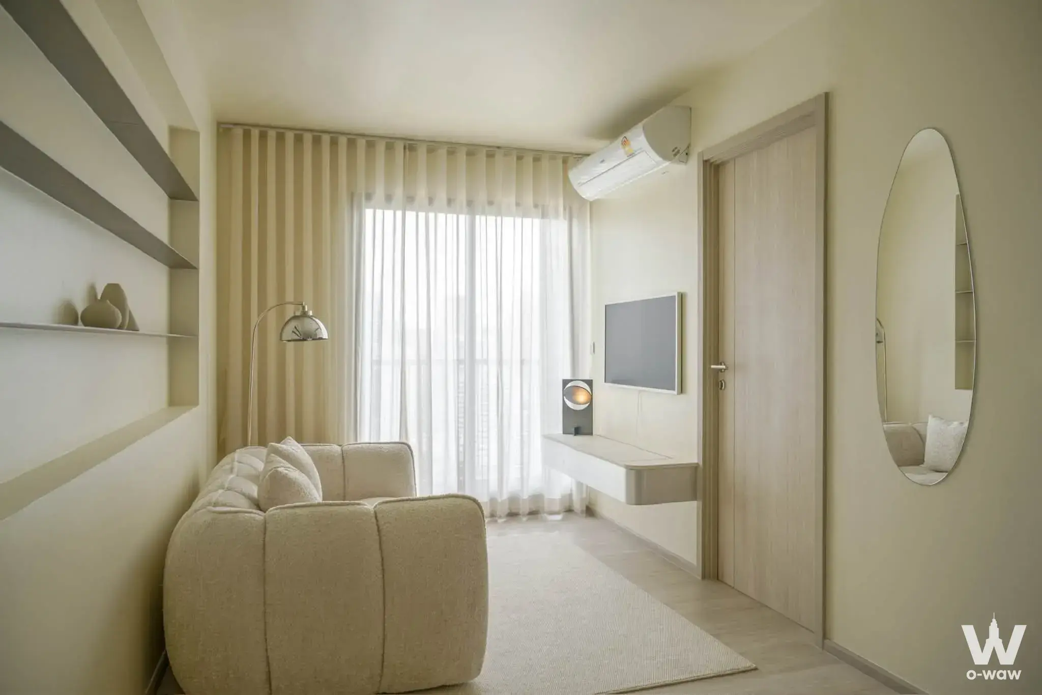 Condo with 2 bedrooms for rent at Life One Wireless — photo 2 of 5